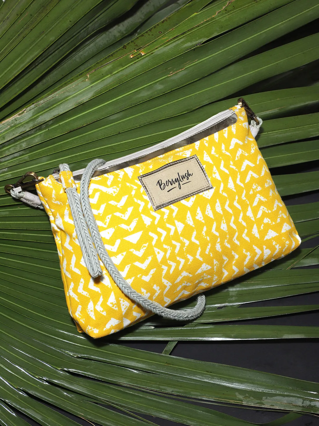 Berrylush Women Yellow & White Triangle Printed Canvas Detachable Sling Strap Small Boho Clutch/Sling Bag