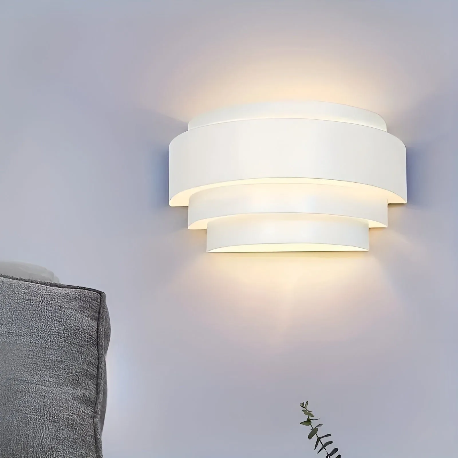 CrescentWave Light - Moderne Halbmond Metall-Wandleuchte