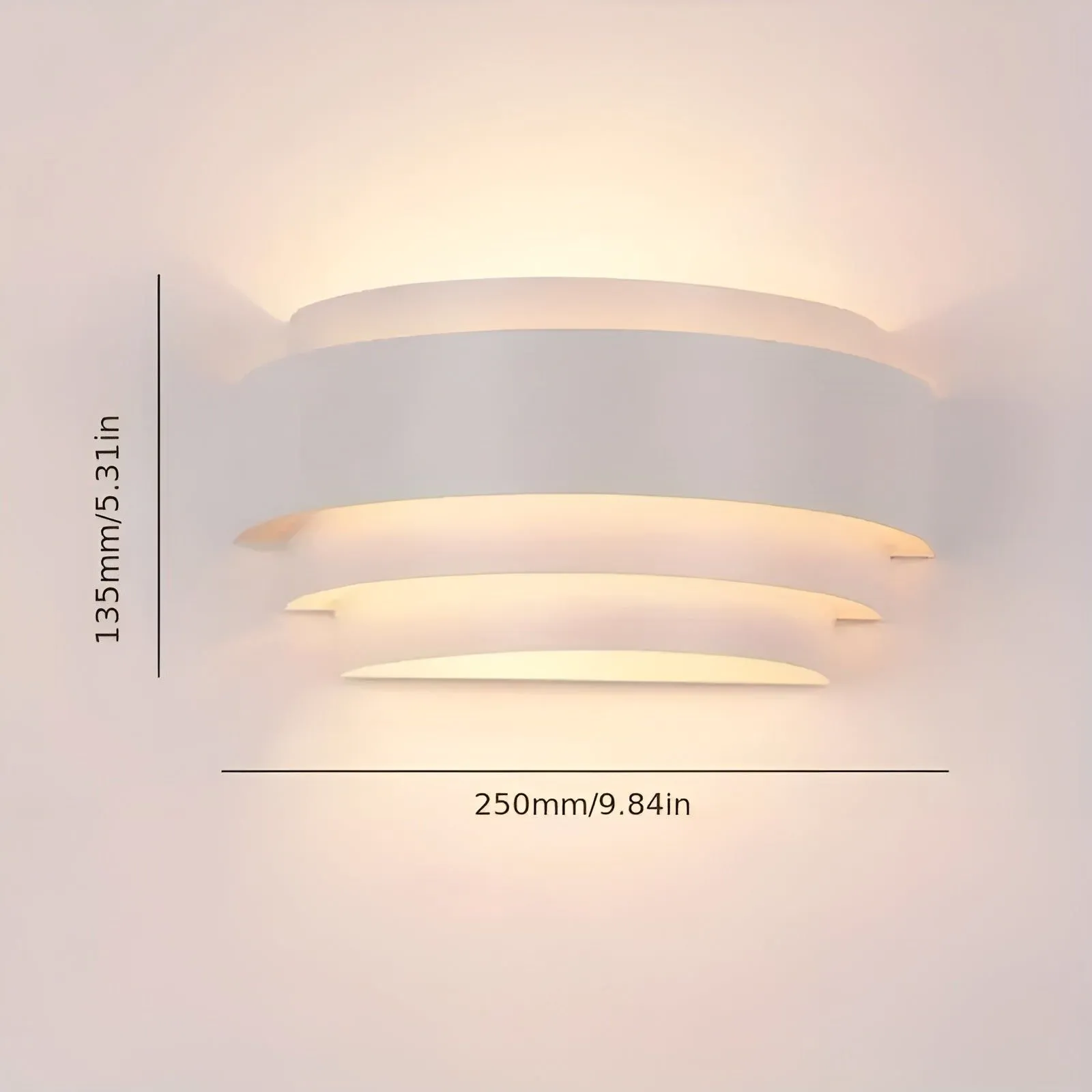 CrescentWave Light - Moderne Halbmond Metall-Wandleuchte