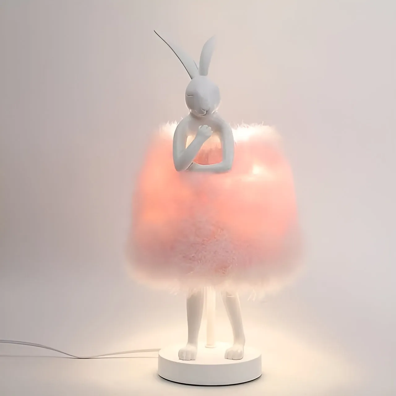 FluffRabbit Lampe - Elegante Kaninchen Tischlampe mit Feder