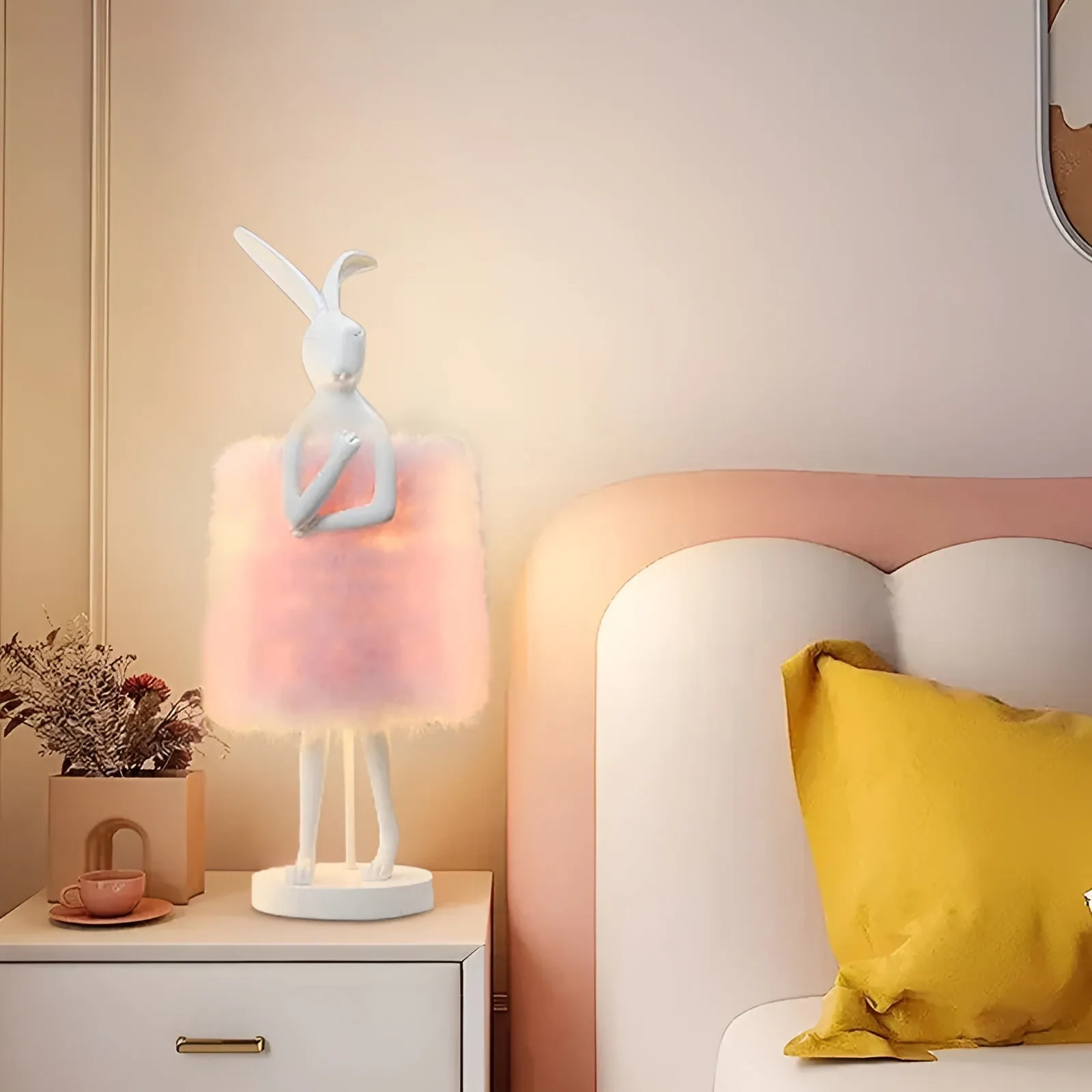 FluffRabbit Lampe - Elegante Kaninchen Tischlampe mit Feder