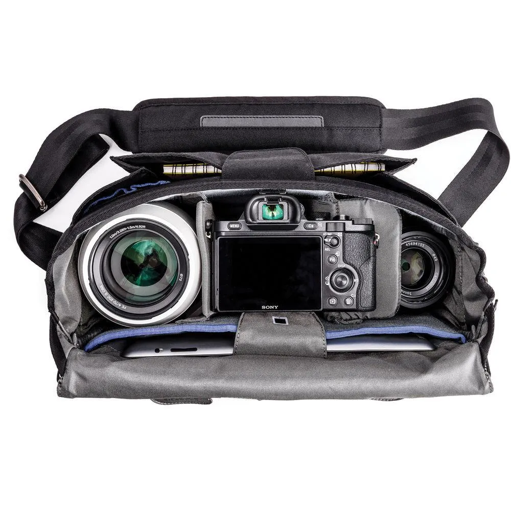 Think Tank Photo Urban Approach 10 Shoulder Bag for Mirrorless Cameras - Black